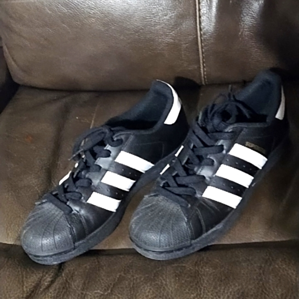 Shoes - Picture 3 of 5
